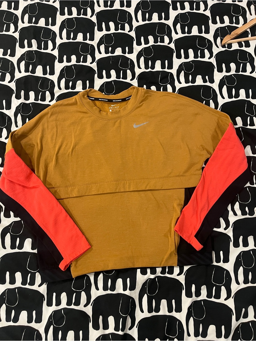 Nike Running Dri-FIT Colorblock Crewneck Pullover Mustard Coral Black Size L